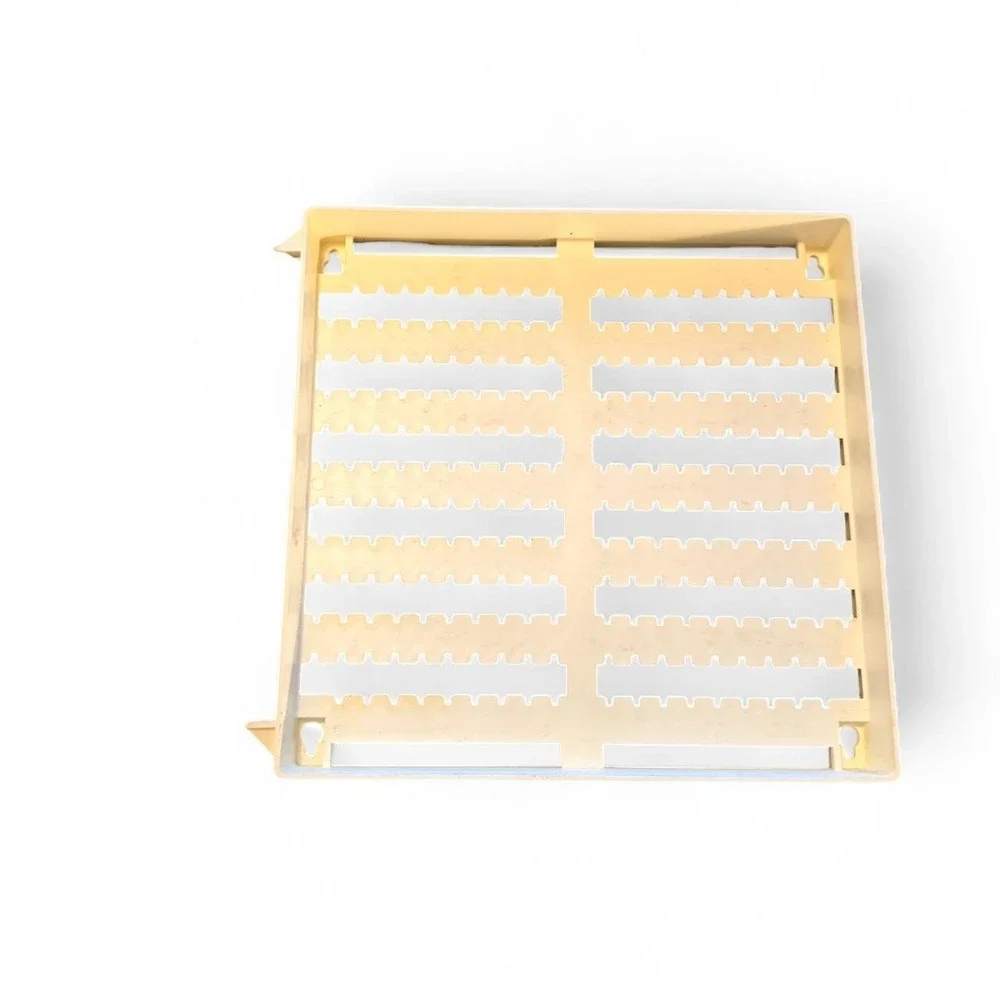 Wall earring holder